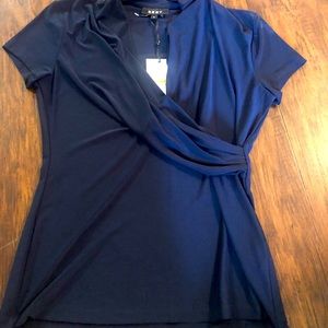 3/$12💙NWT DKNY navy blouse💙
